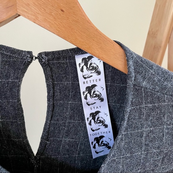 Better Stay Together Handmade Grid Print Crop Blouse in Charcoal - S - Picture 4 of 5